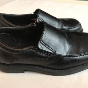 Boys Black Dress Shoes- Slip On- Size 9 1/2- -Smart Fit-
